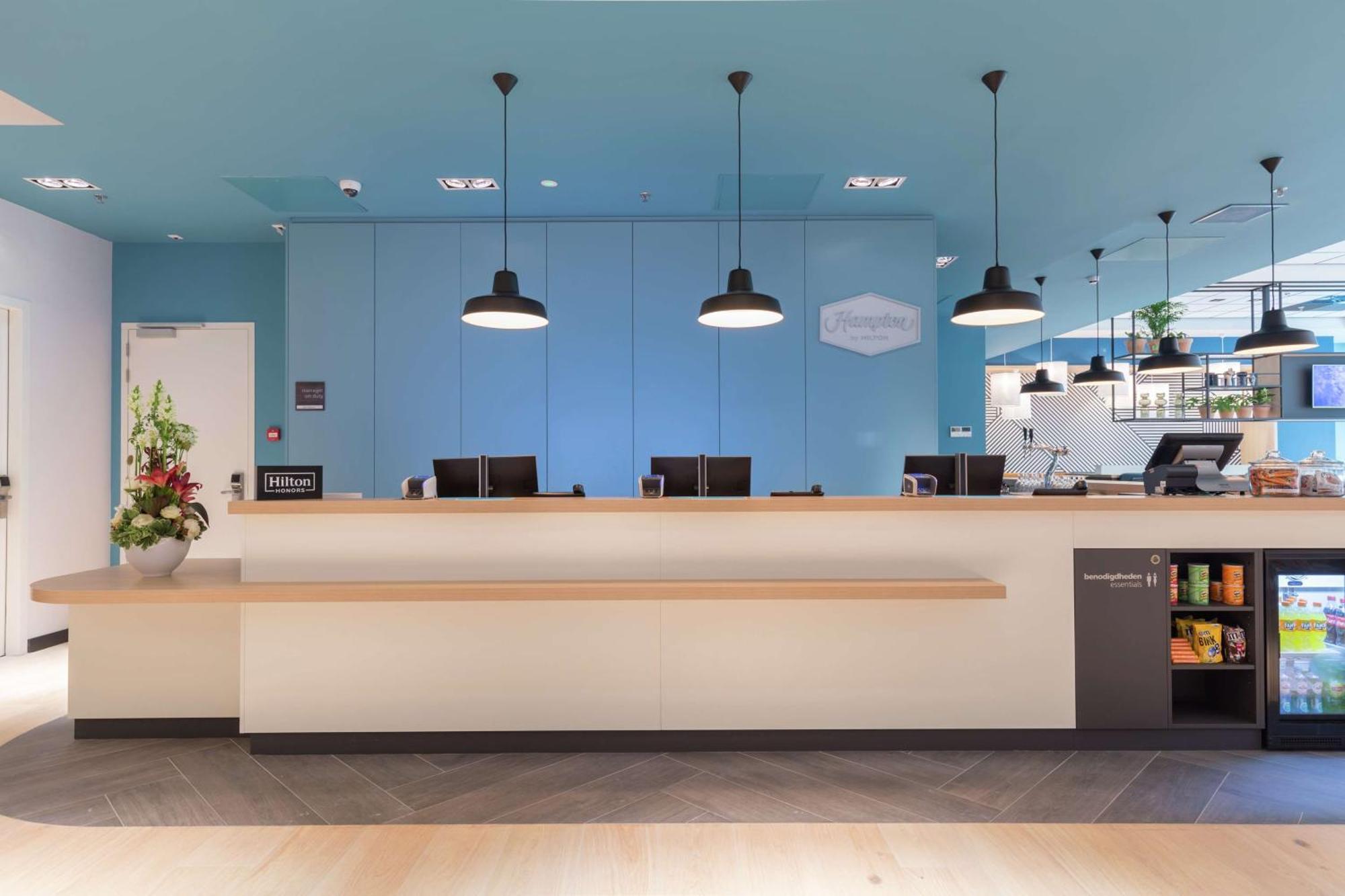 Hotel Hampton By Hilton Station 3*